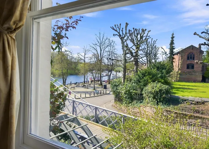 Beautiful Period Cottage, Exceptional Riverside Location In The Heart Of Chester