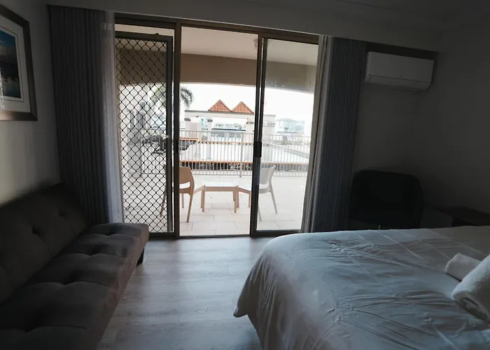 Hope Harbour Hotel Gold Coast
