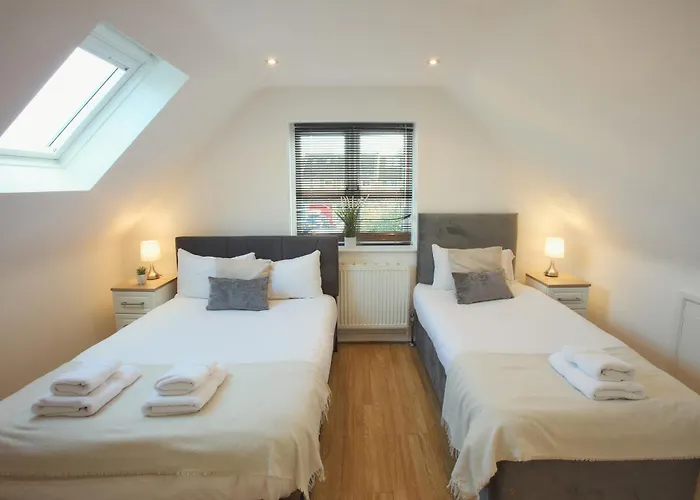 Large 4-Bed House For Up To 7 Guests W 2X Parking Villa Oxford