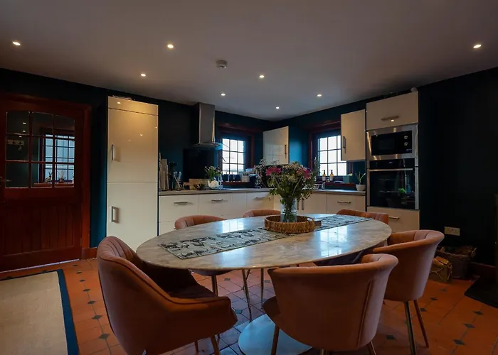 The Cottage At Barraston Farm Glasgow