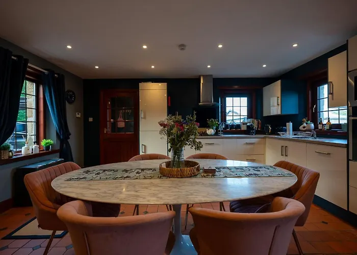 The Cottage At Barraston Farm Glasgow