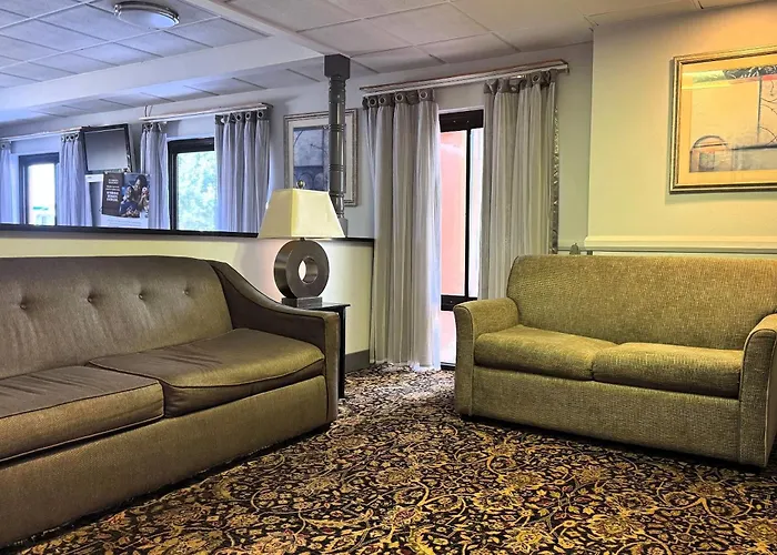 Baymont By Wyndham Memphis I-40 Hotel