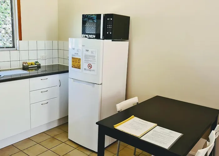 Paradise Court Holiday Units Airlie Beach