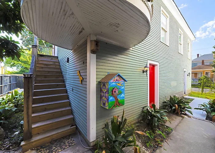 The Isetta Inn Savannah