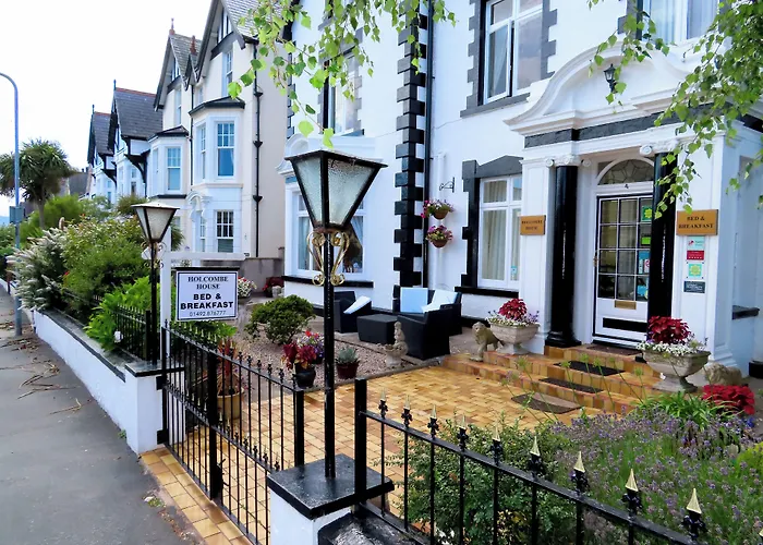 Holcombe House Guest House Llandudno