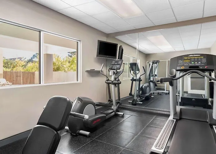 Sonesta Essential Iah Airport Jfk Boulevard - Newly Renovated Houston