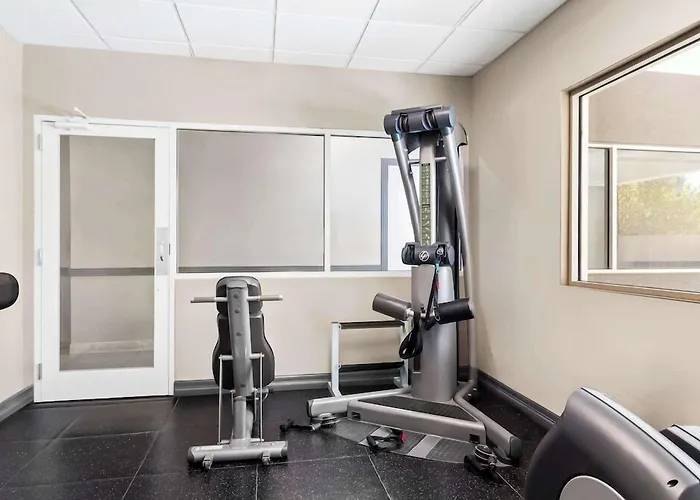 Sonesta Essential Iah Airport Jfk Boulevard - Newly Renovated Houston