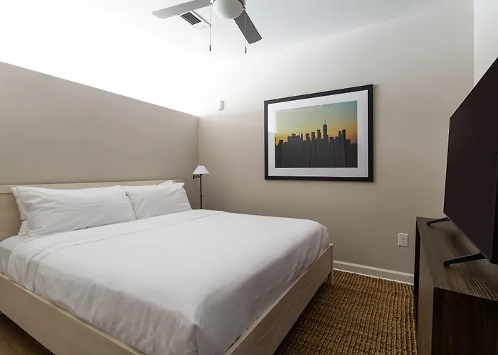 Kasa Freemorewest Charlotte