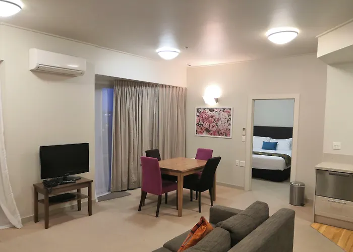 Ocean Breeze Hotel Auckland