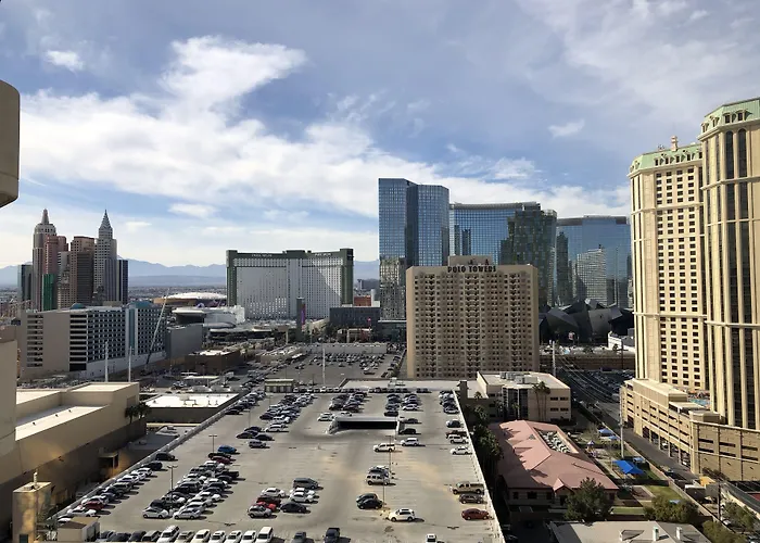 True 1Br Balcony Suite With Strip View At Mgm Signature Las Vegas