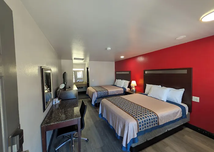 Crossroads Inn - Downtown Sacramento
