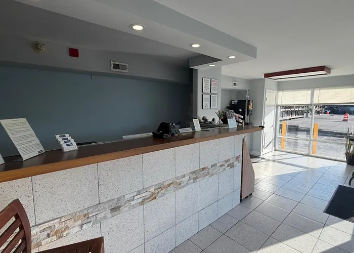 Travelodge By Wyndham Virginia Beach Bay Beach