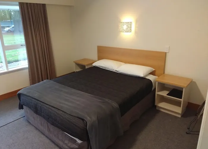 The Redwood Hotel Christchurch