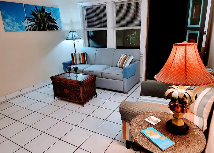 Suite Dreams Inn By The Beach Key West