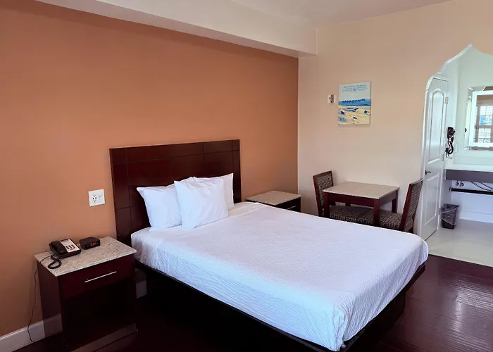 Travelodge By Wyndham Harbor City Los Angeles