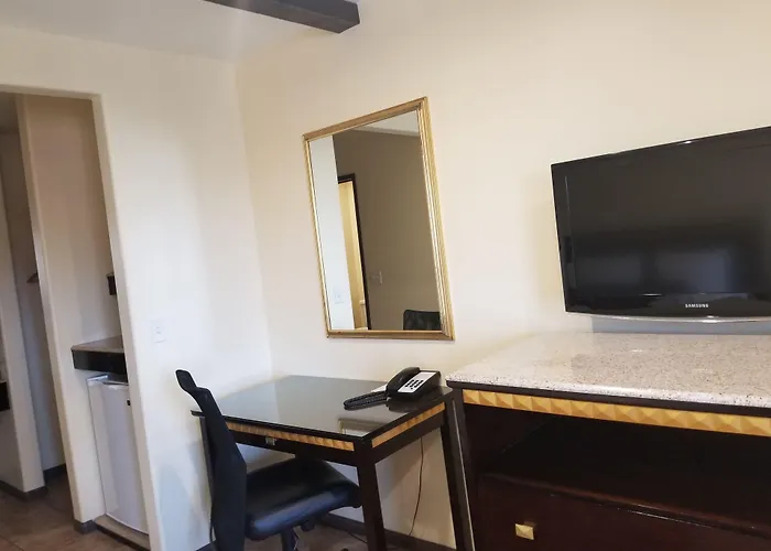 Tuscan Garden Inn Los Angeles