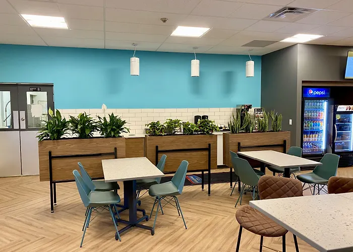 Howard Johnson By Wyndham Winnipeg West Saint James