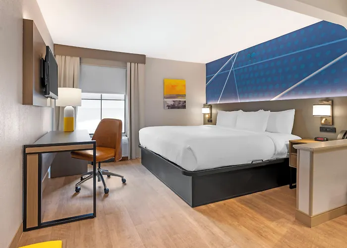 Comfort Inn & Suites Saint Louis Lafayette Square