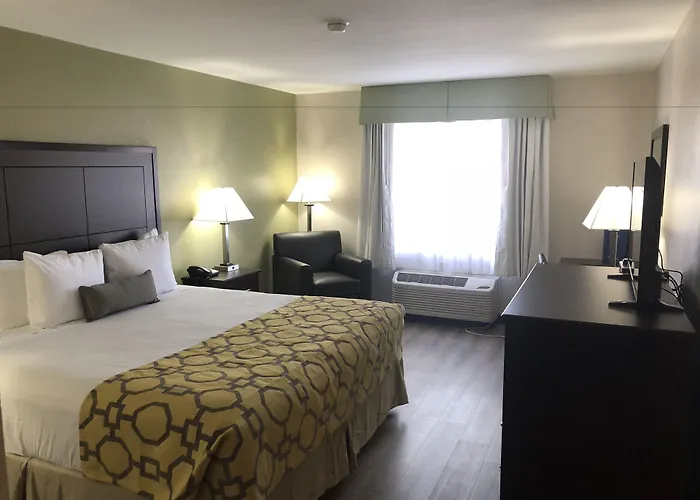 Baymont By Wyndham Phoenix I-10 Near 51St Ave