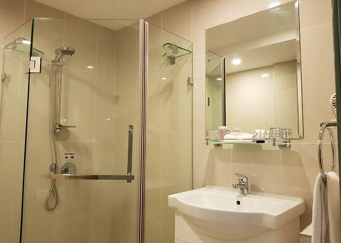 Twin Towers Inn Sydney