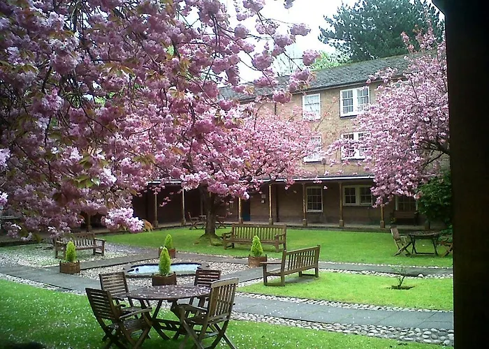 Hotels with Free ParkingLuther King House