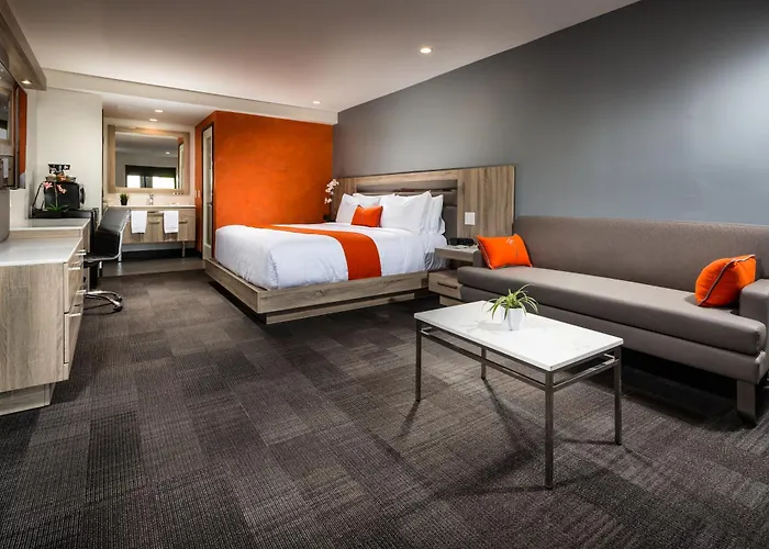 Canoga Hotel At Warner Center Los Angeles