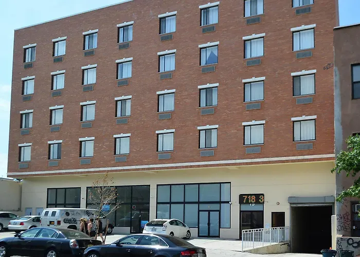 Hotels with Free ParkingBogart