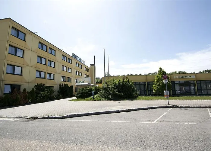 Hotels with Free ParkingLenas West