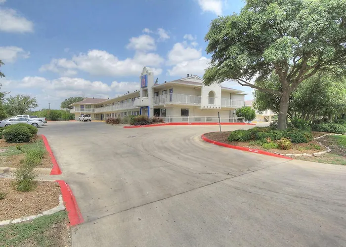 Motel 6 San Antonio, Tx Six Flags Fiesta Tx - La Cantera Area