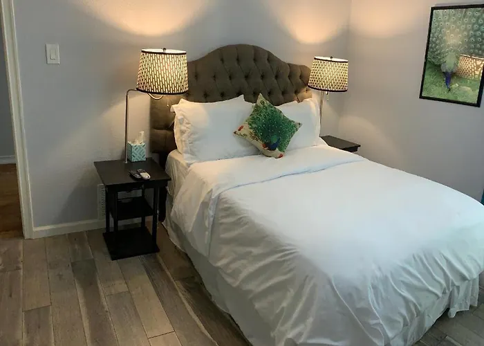The Peahen House Villa San Antonio
